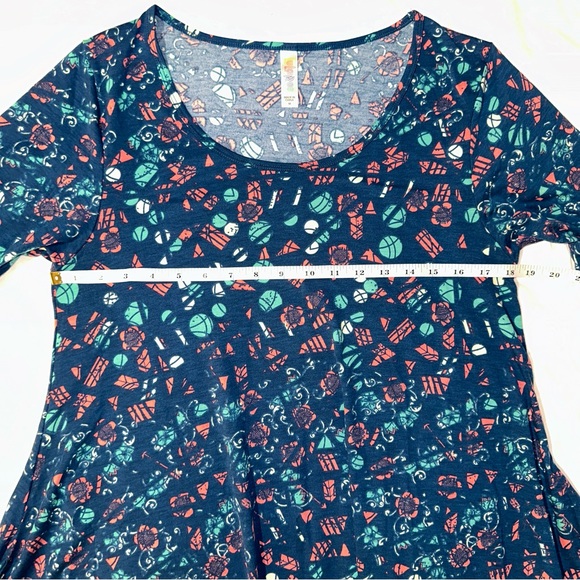 LuLaRoe | Perfect T Swing Longline Short Sleeve Scoop Neck Abstract Floral Shirt - Picture 8 of 11